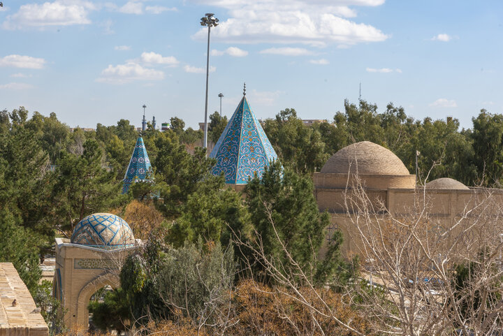 گورستانی که بهار در آن آغاز زندگی است