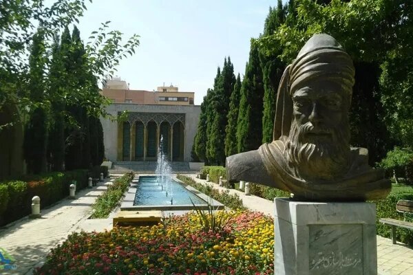 آرامگاه صائب؛ از باغ‌مقبره صفوی تا مأمن ابدی استاد فرشچیان
