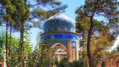 تکیه واله؛ پیوند شعر، خوشنویسی و معماری در تخت فولاد