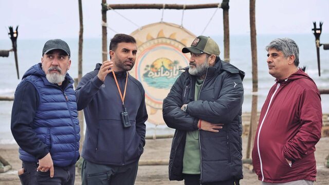 پرتاب سنگ به تاریخ ایران؛ نمایشی از ویرانسازی ایران