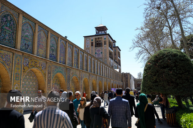 میراث فرهنگی مجوز ساختمان تجاری کنار کاخ گلستان را داده بود