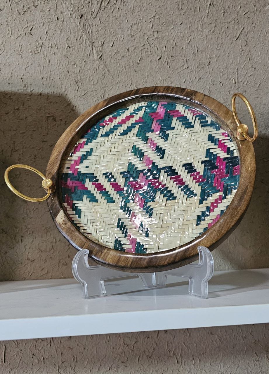 خلاقیت هنرمندان بافقی به کمک حصیربافی آمد