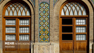 آثار تجاوز هوایی به کاخ گلستان