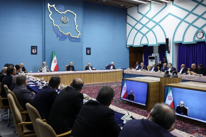 پزشکیان:کنار گود نشستهاند و میگویند لنگش کن | قول میدهم مسیر بهبود معیشت مردم هموار شود